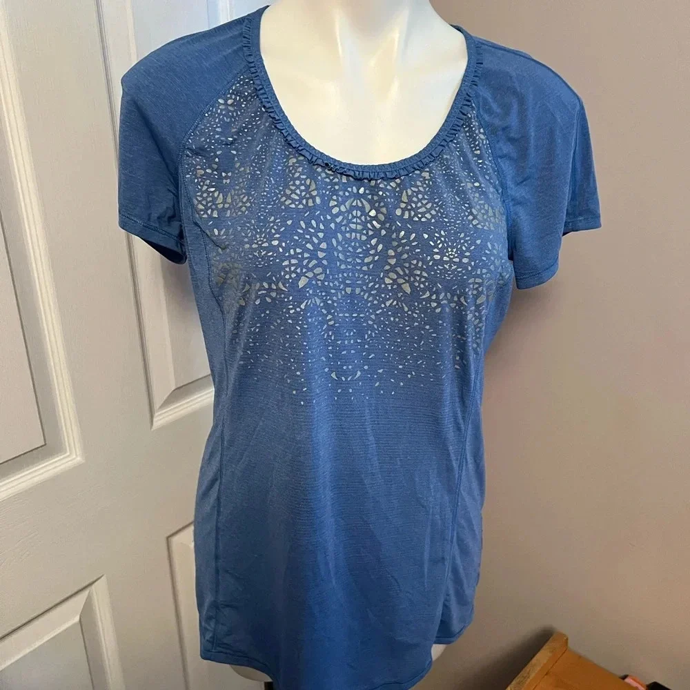 Great condition Lululemon blue workout shirt